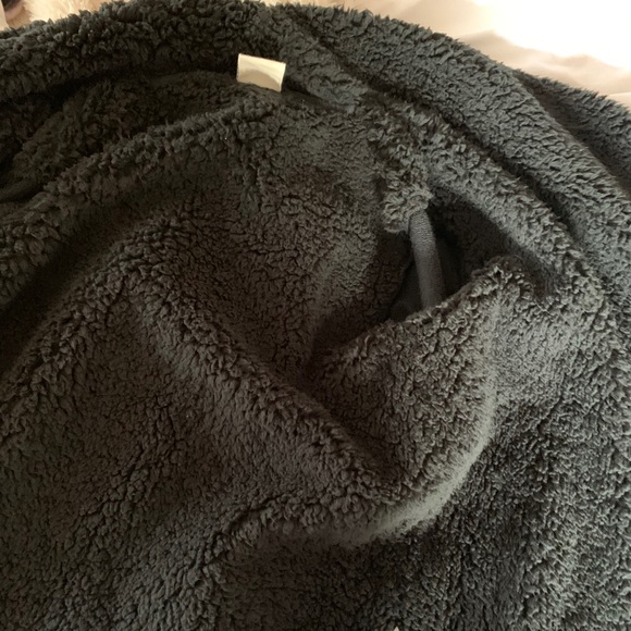 Abercrombie and Fitch cardigan - Picture 7 of 8